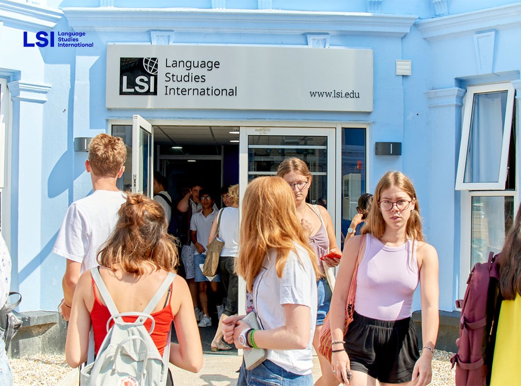 إل إس آي - برايتون